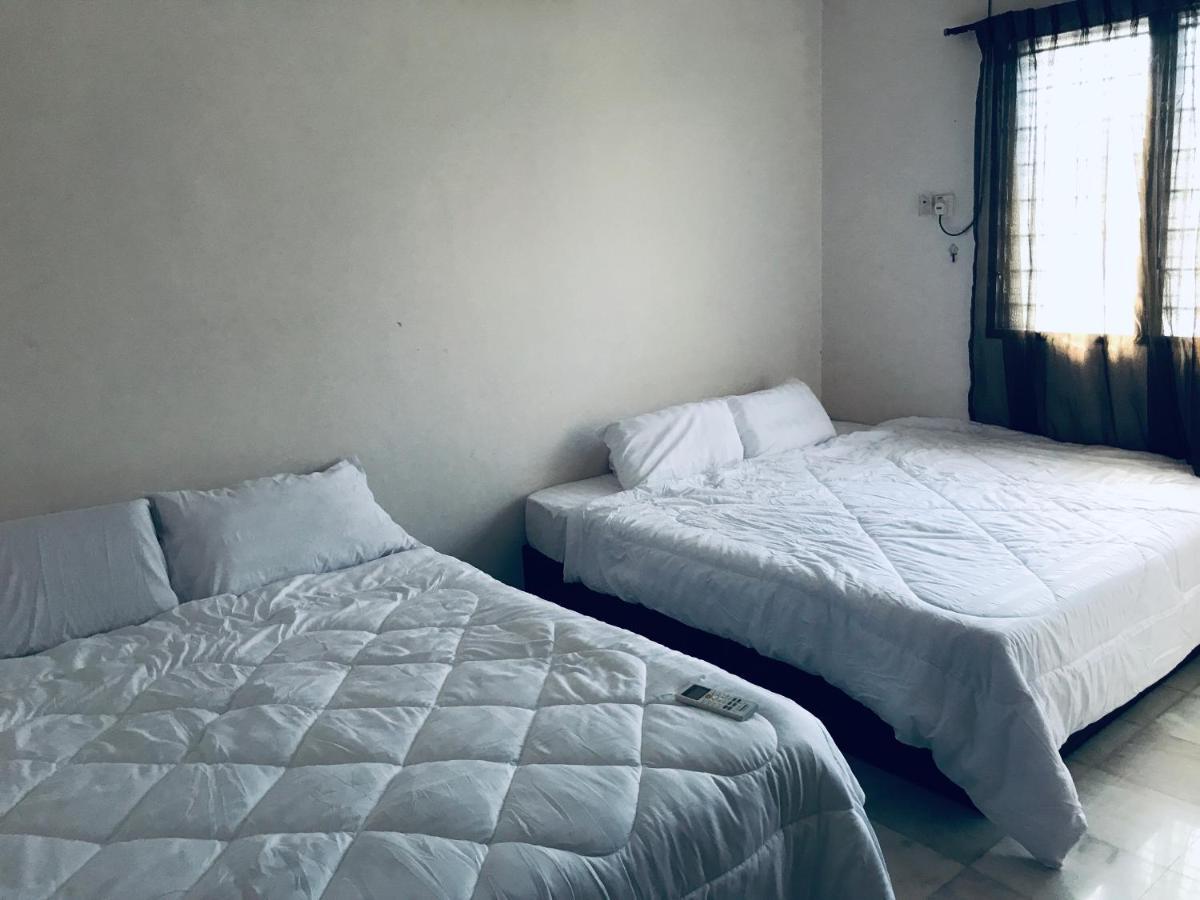 Cozy And Comfortable Homestay In Sungai Siput Exterior photo