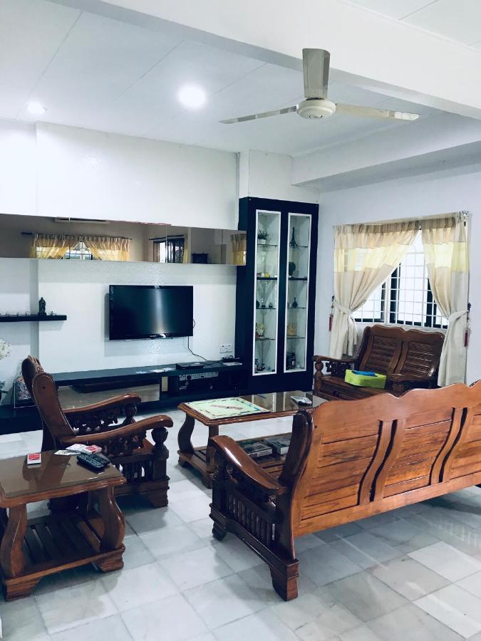 Cozy And Comfortable Homestay In Sungai Siput Exterior photo